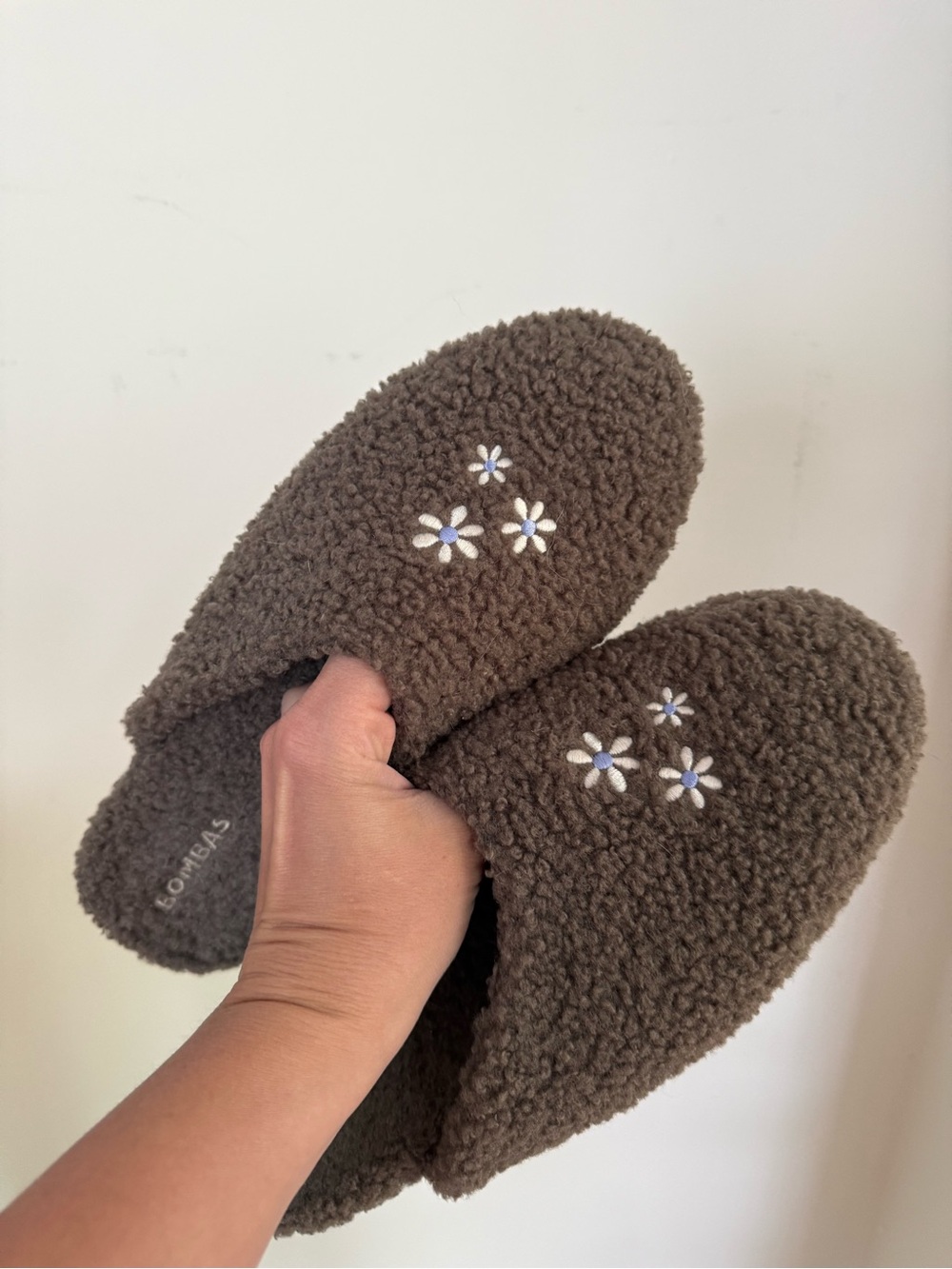 Bombas Sunday Mule Sherpa Slippers with Daisy Embroidery